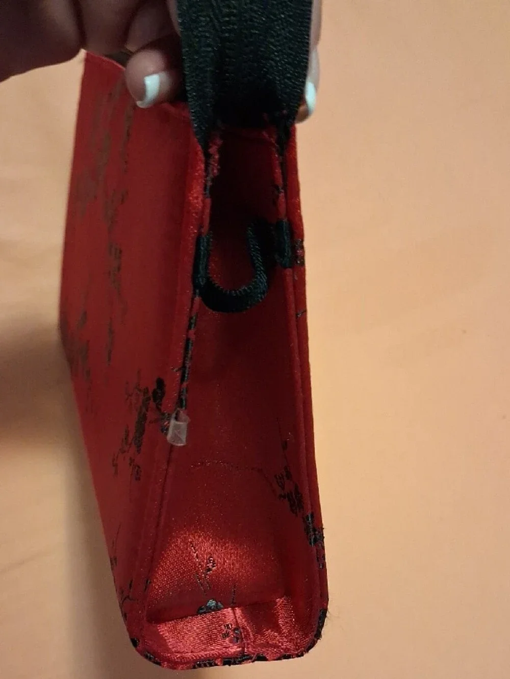n/a sleek red